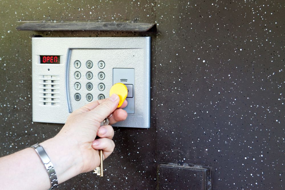 4 Things to Consider When Choosing a Home Alarm System